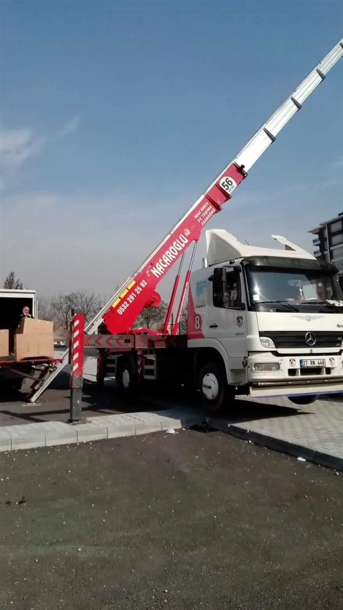 Asansörlü evden eve taşımacılık aracı Mercedes